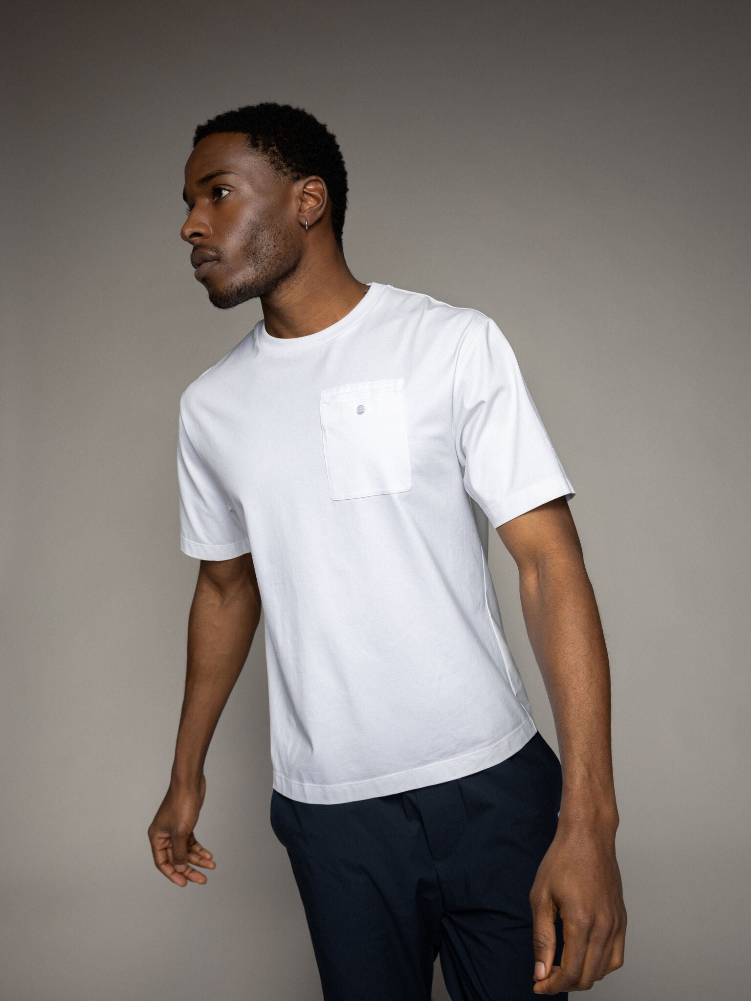 Modelshot / White / Detail